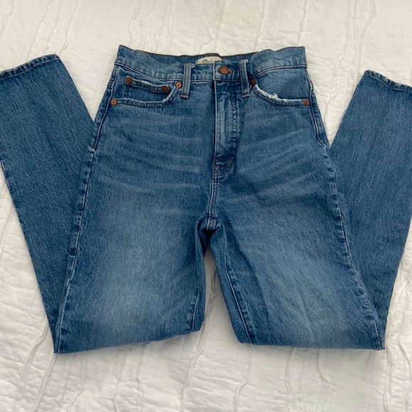 Madewell classic straight jeans in the size 25 tall - Picture 1 of 7